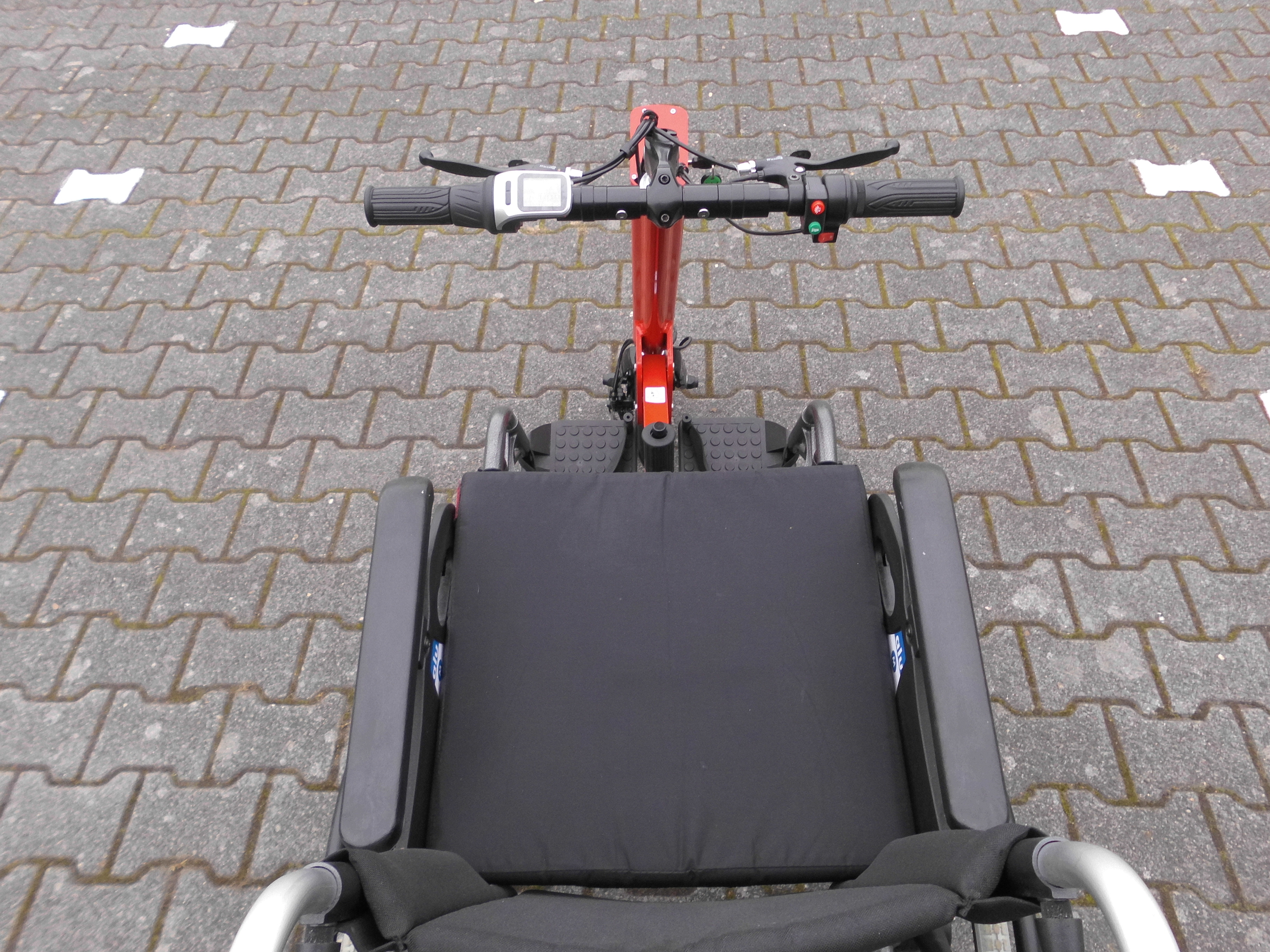 Elektrisches Zuggerät für Rollstuhl