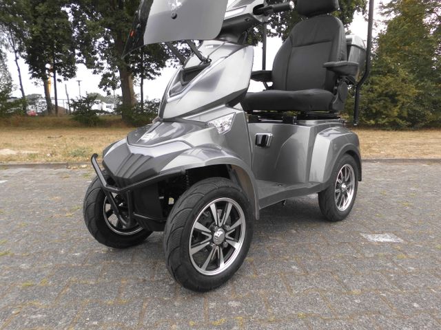 E-Scooter mit Dach