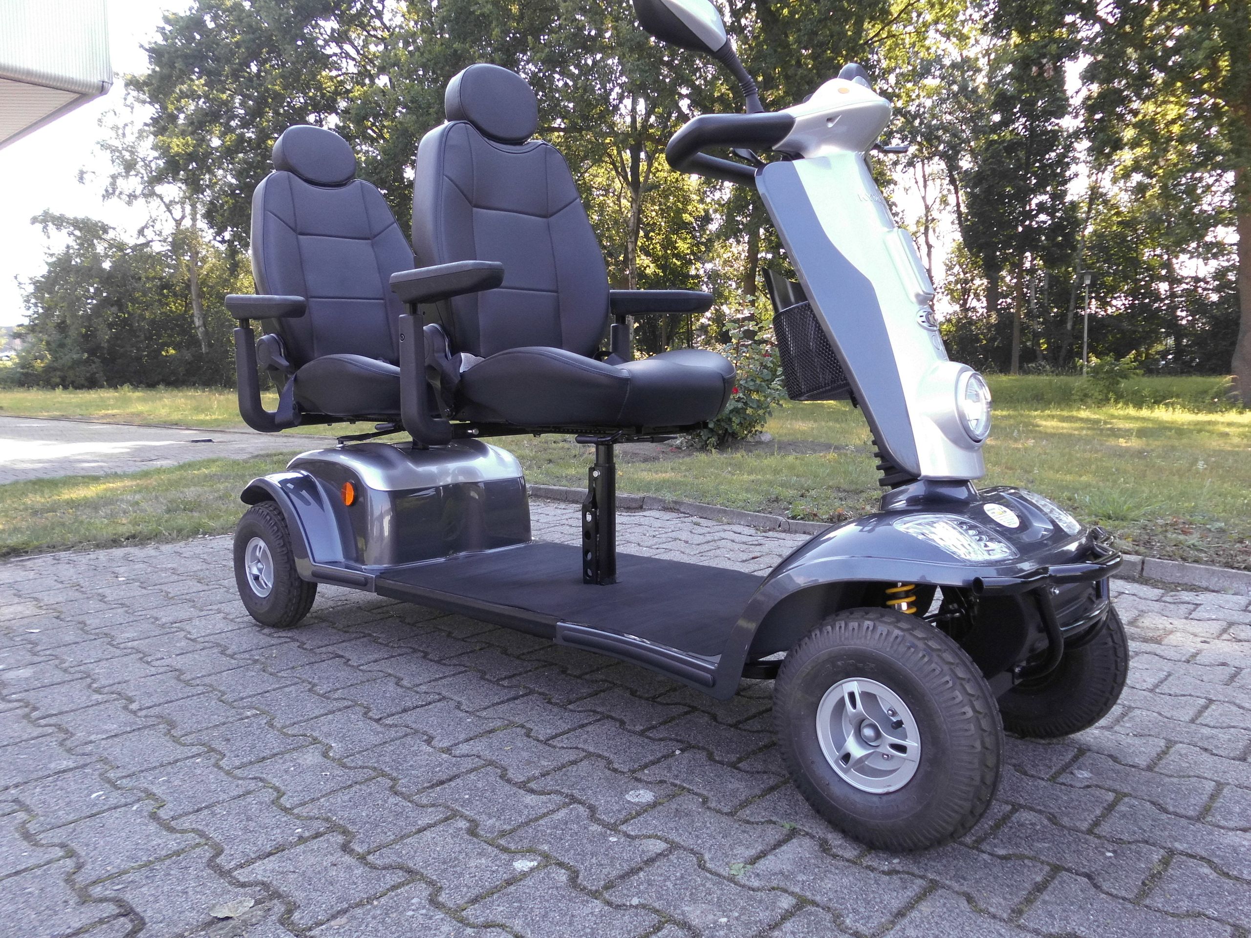 KYMCO Tandem (12 km/h) schwarz Zweisitzer-Elektromobil