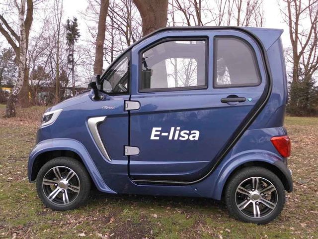 Elektromobil e -Lisa
