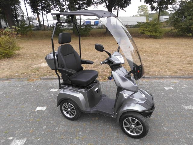 E-Scooter mit Dach