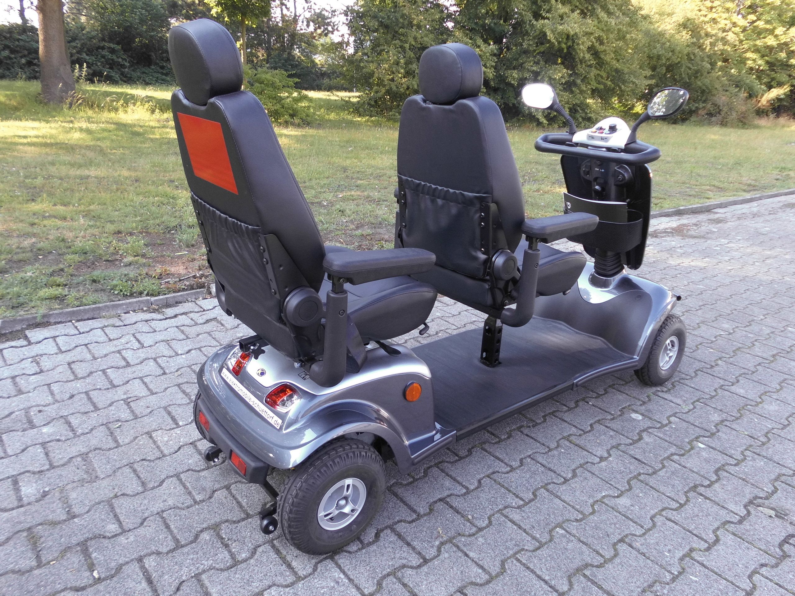 KYMCO Tandem (12 km/h) schwarz Zweisitzer-Elektromobil