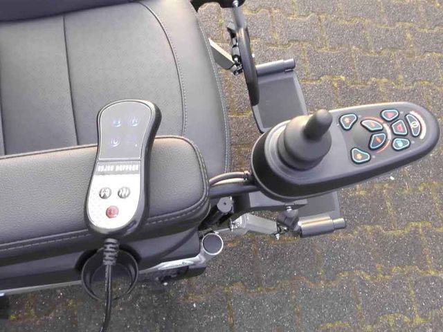 elektrischer Rollstuhl Krankenfahrstuhl mit Massage-Liegefunktion Modell 2020